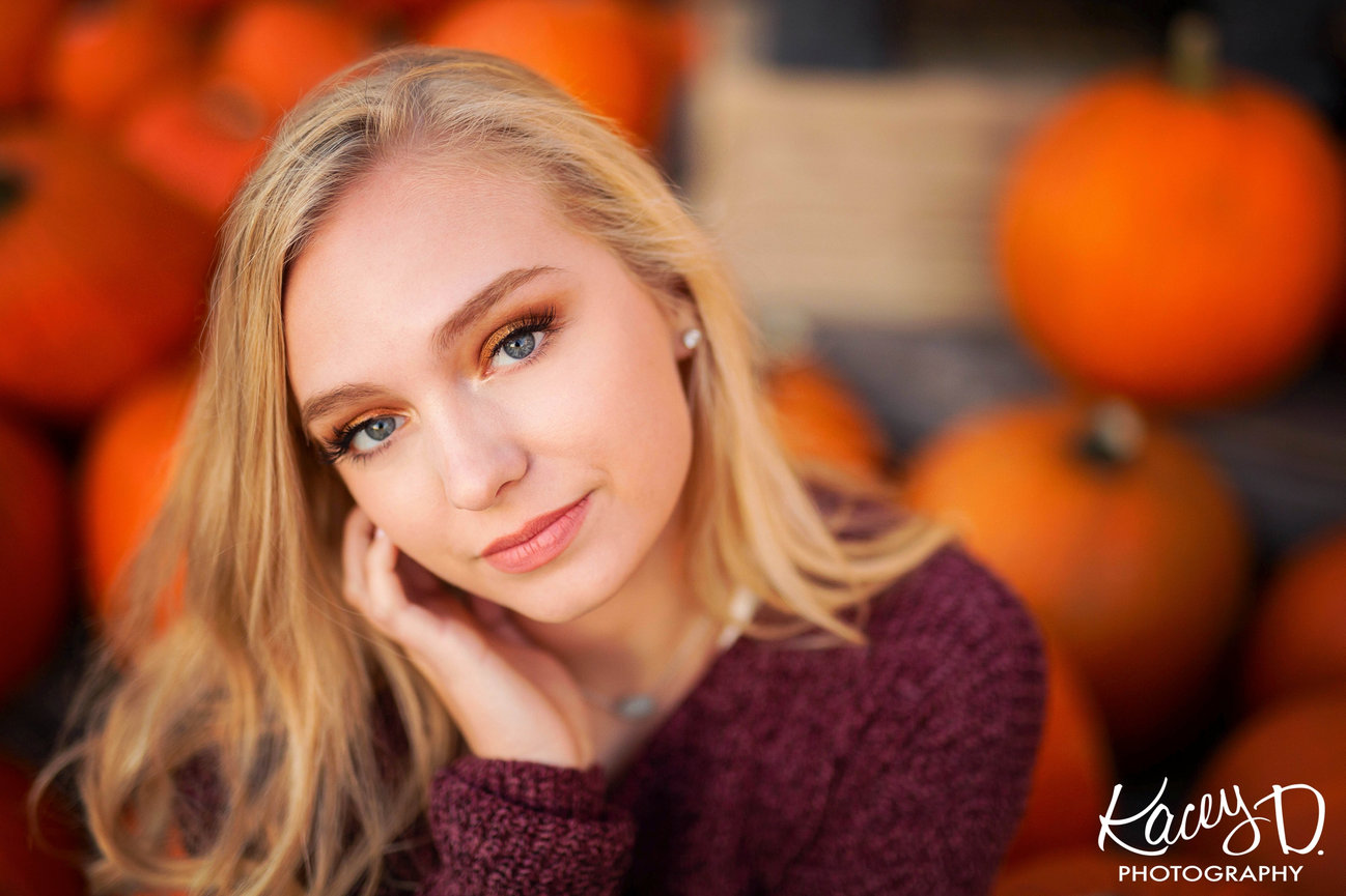 Senior Session Scheduling: Navigating the Seasons for the Perfect Photoshoot