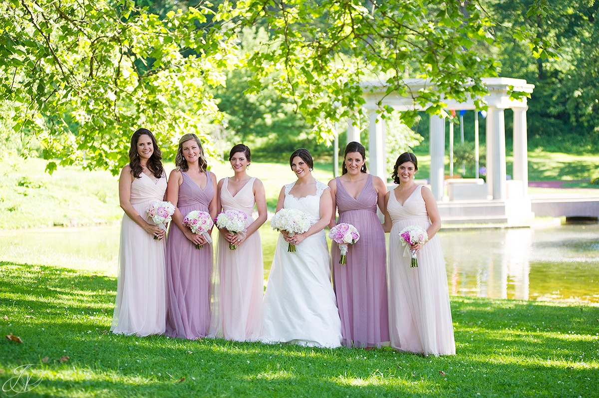 unique bridal party photo, bridal party in congress park, saratoga springs