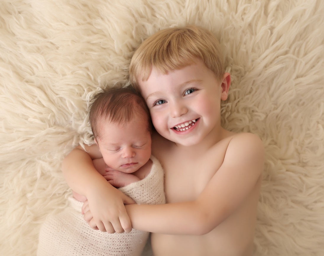 BOOK A NEWBORN SESSION