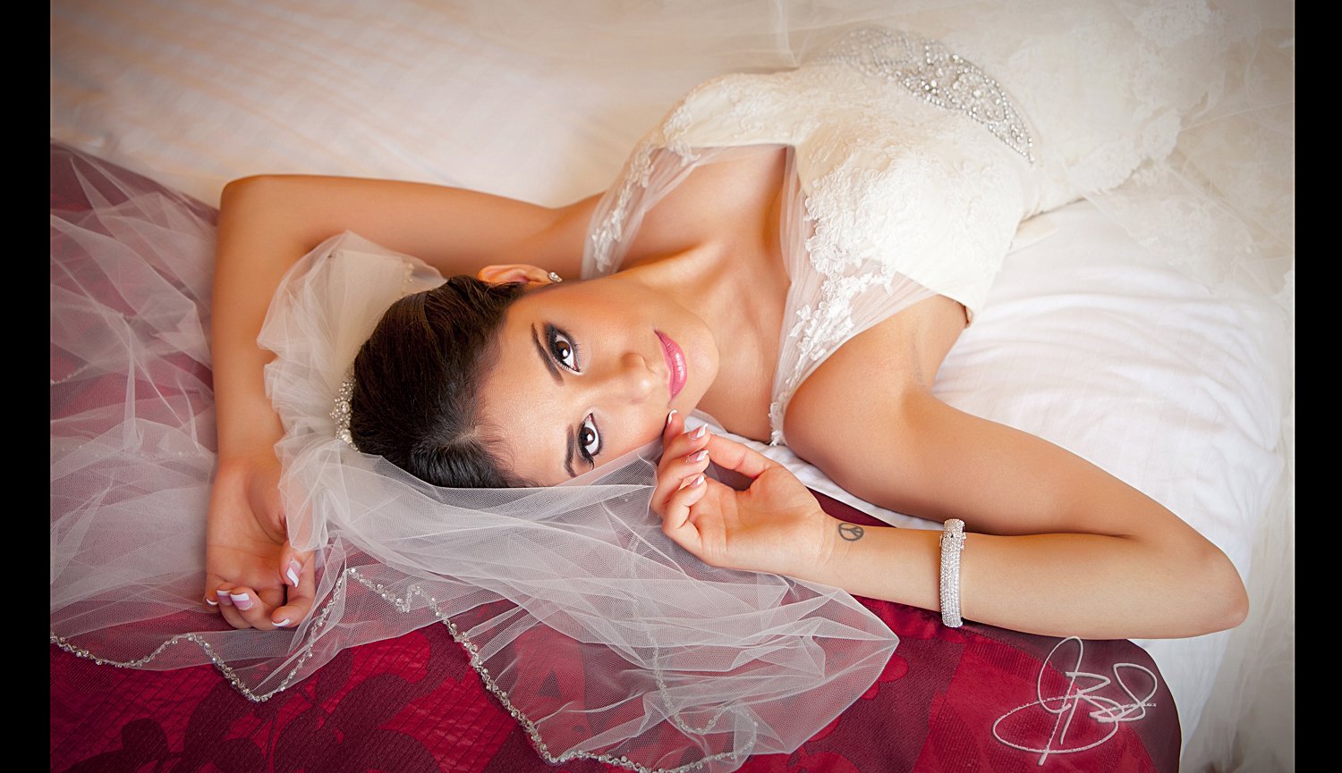 Bride getting ready at Holiday Inn Harlingen, Texas