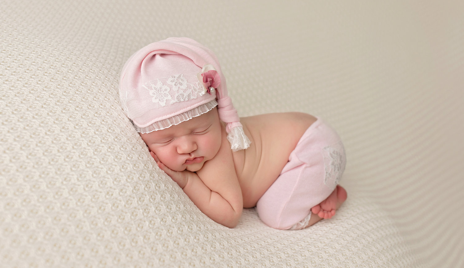 Woodland Hills Newborn Baby Photographer