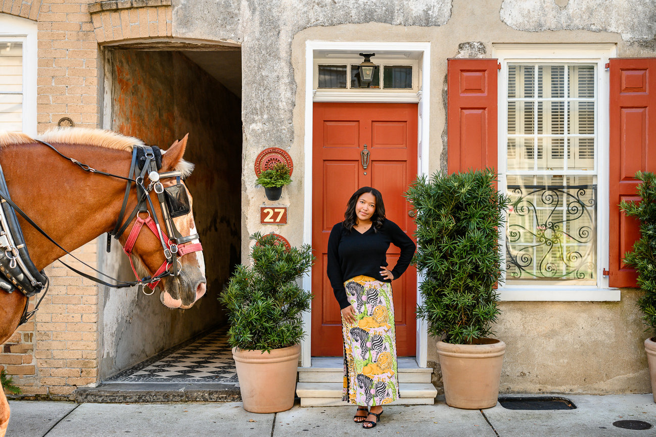 A Charleston Senior Session at Magnolia Gardens & Historic Downtown - Alena