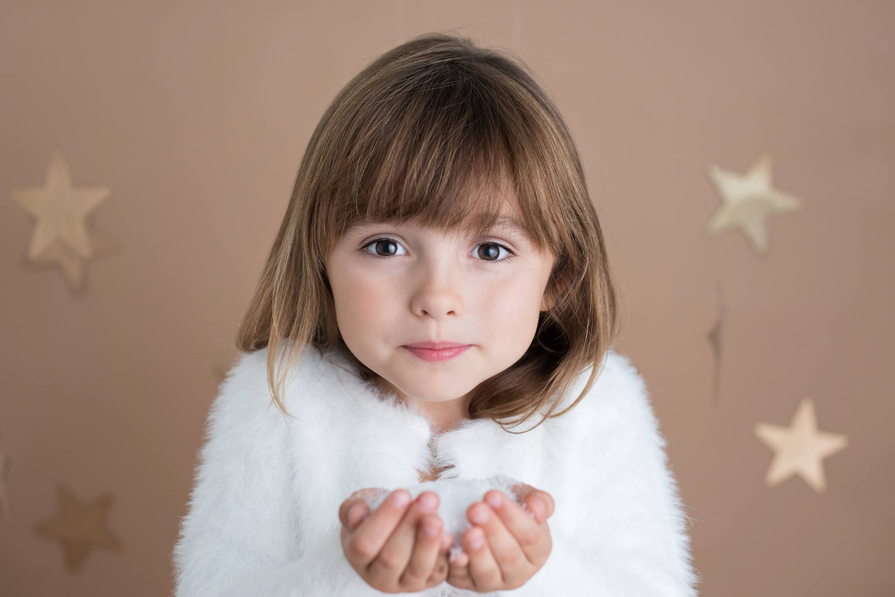 Celebrating the snowy Southern California winter with these fun snow themed mini sessions