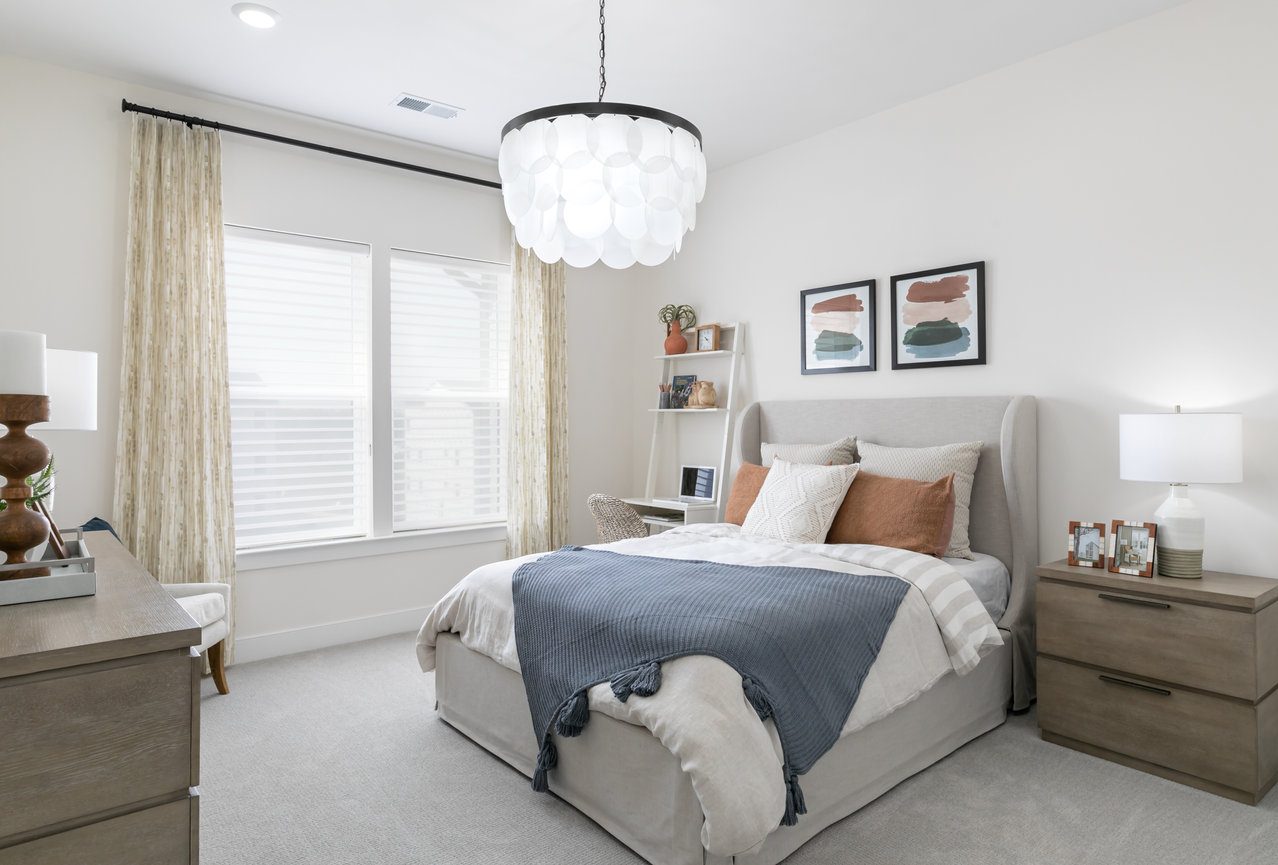 What to Wear for Your Headshot Shoot