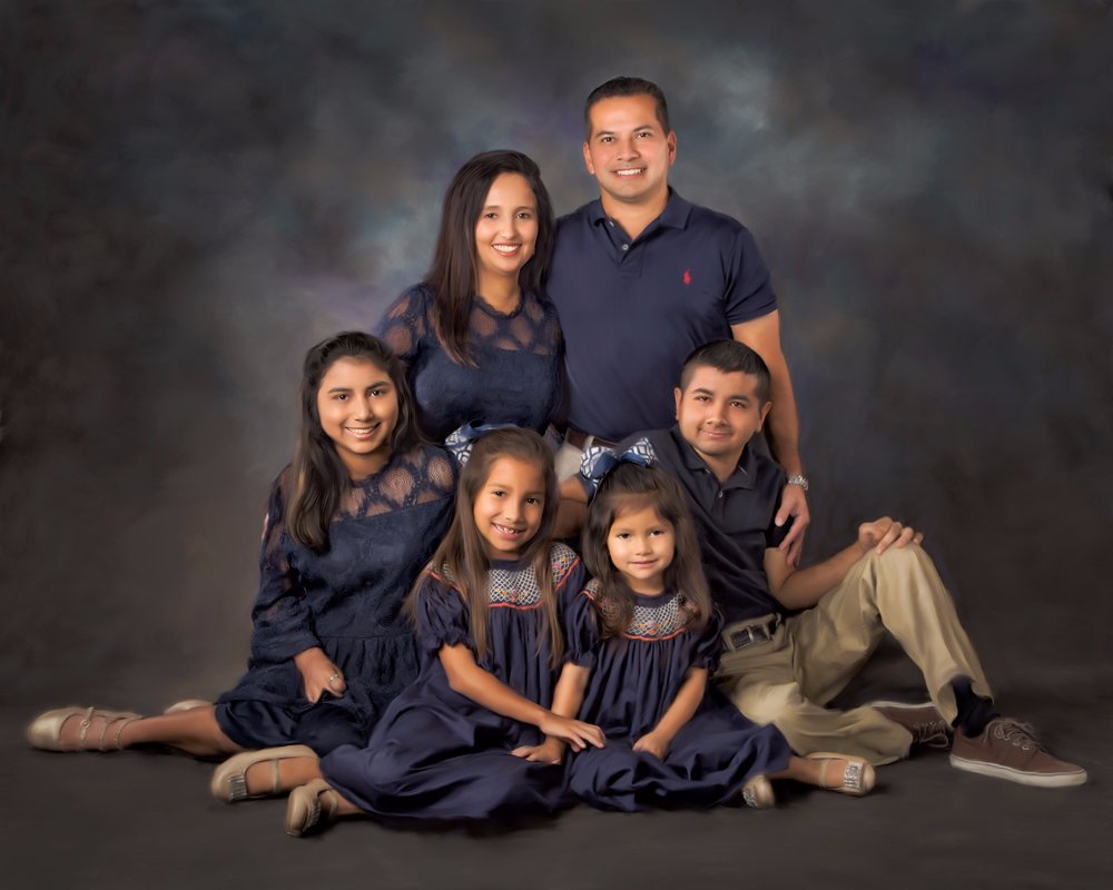 San Antonio Portrait Studio - The joy of a family portrait - Hayward Gaude  Photography