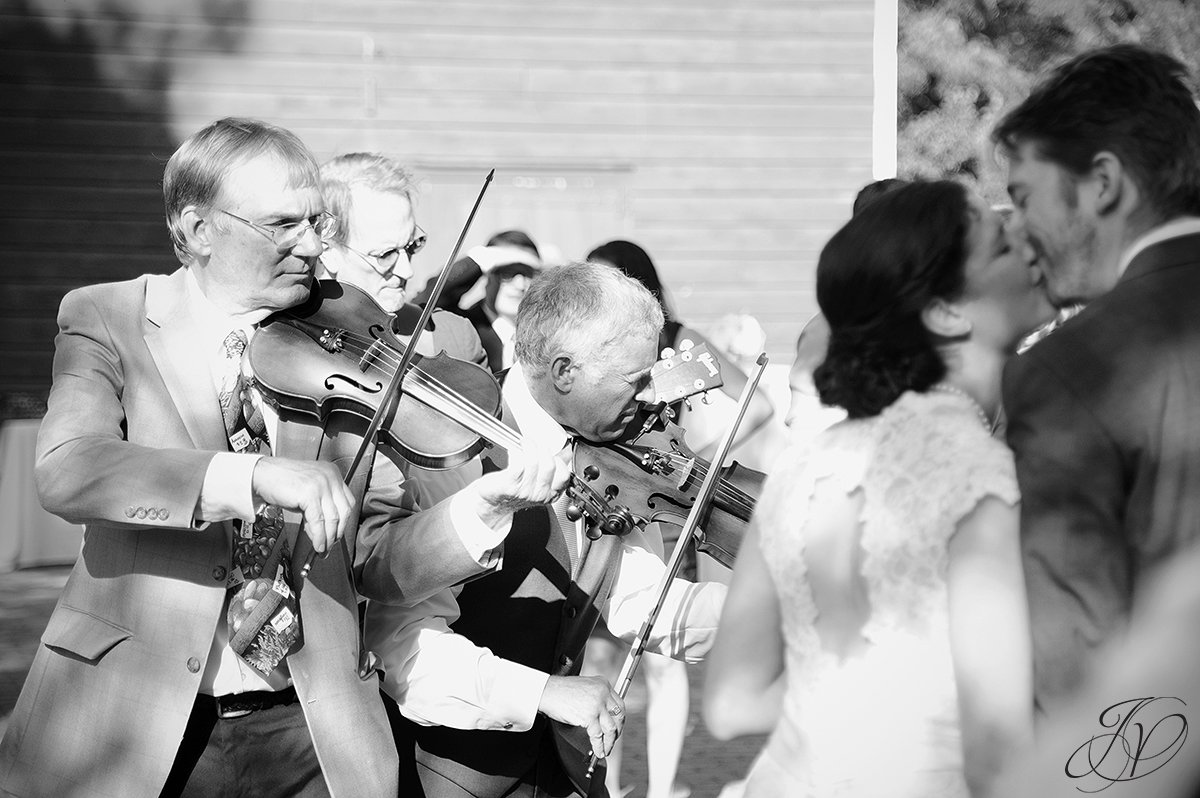 live music at pruyn house, string quartet reception photo, outdoor reception photo, outside reception detail photos, pruyn house wedding, albany wedding photography