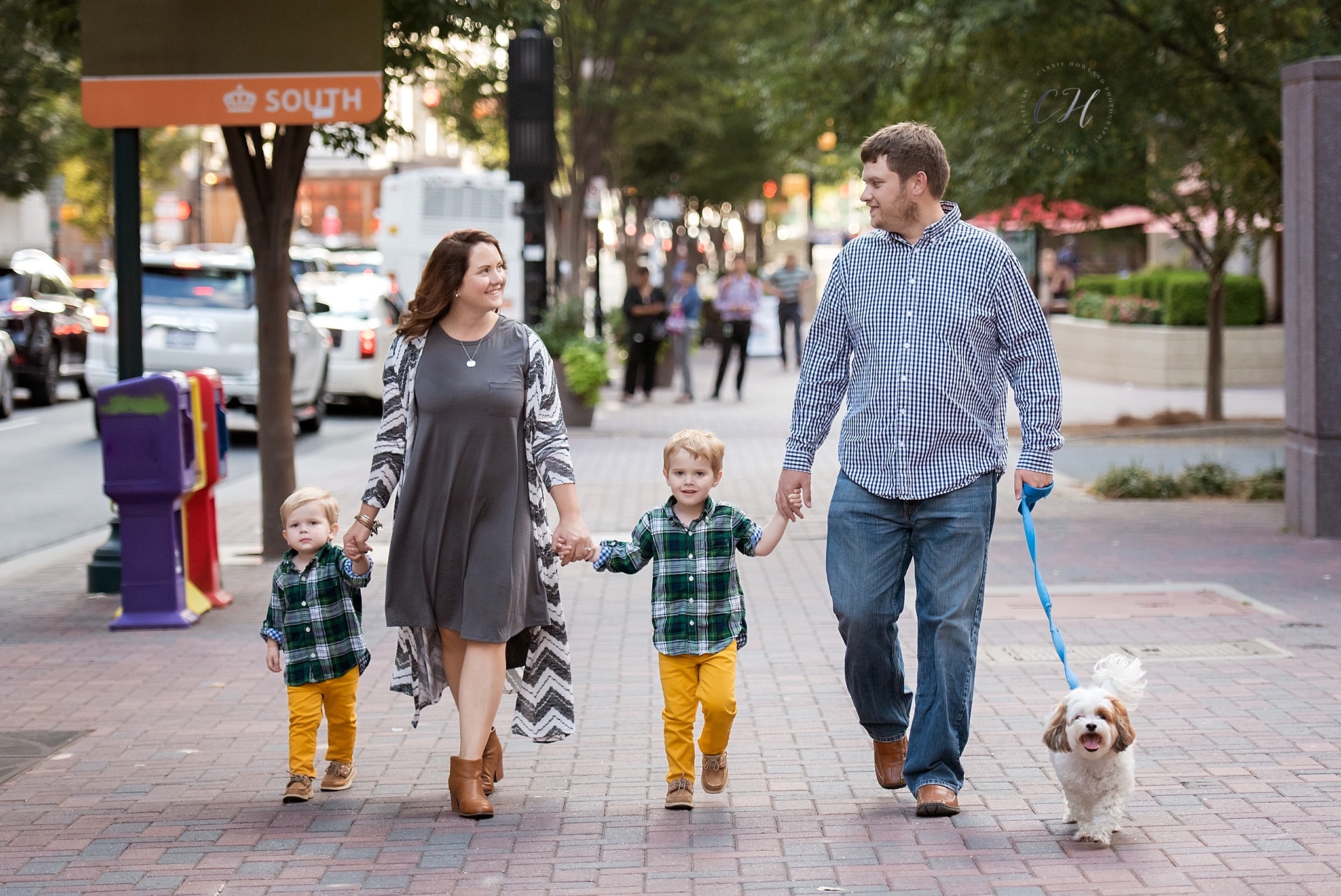 Charlotte Family Photographer / Fun Uptown Family Session