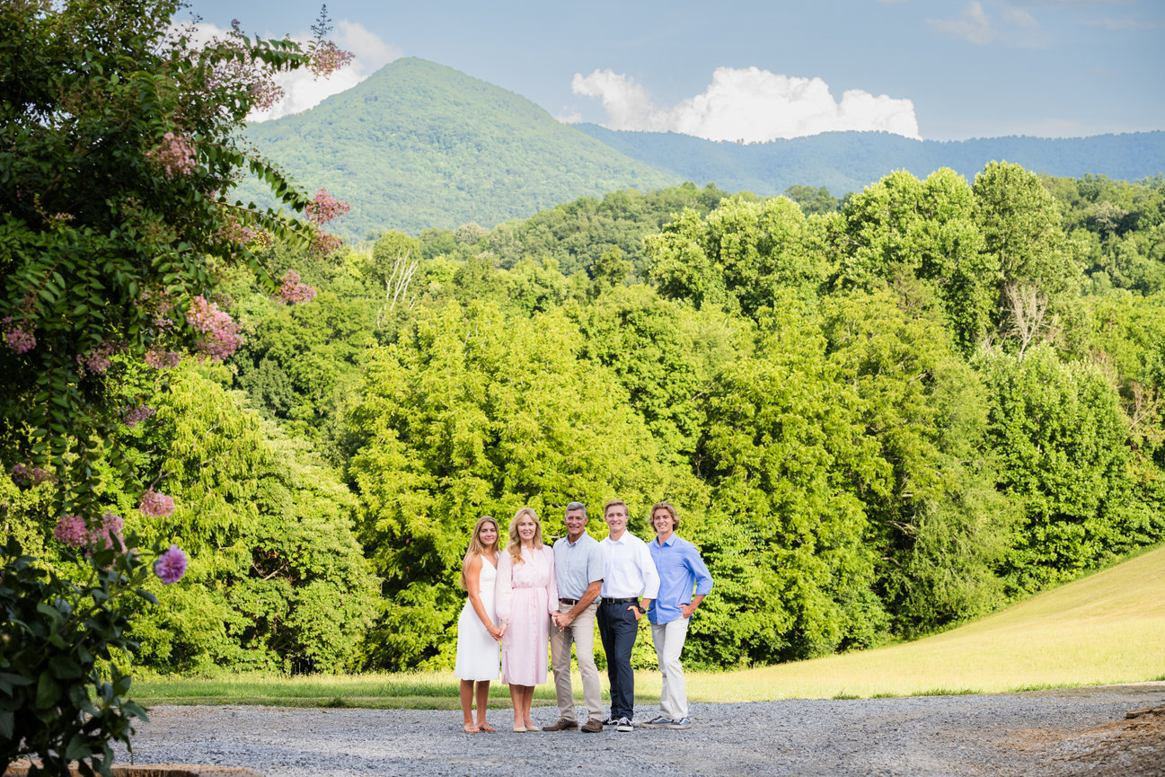 Brand-forward photography options for small businesses in Farragut, TN.