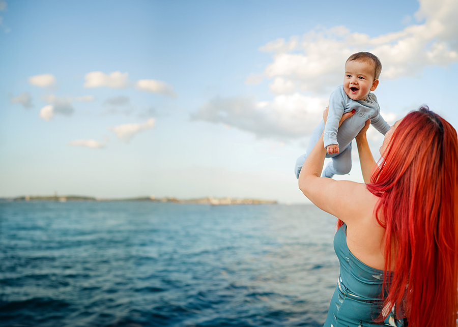Portrait of a mother and baby during a photoshoot at Coogee with Sarah Iris Photography.