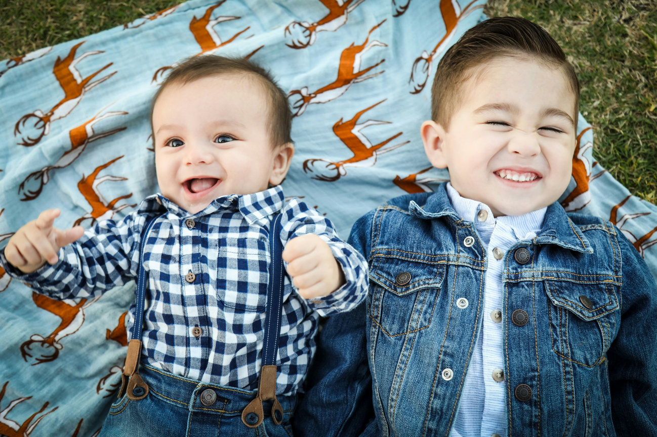 Emily Jones Photography offers maternity, newborn, and family photography in Asheville, NC with a bright, elegant approach.