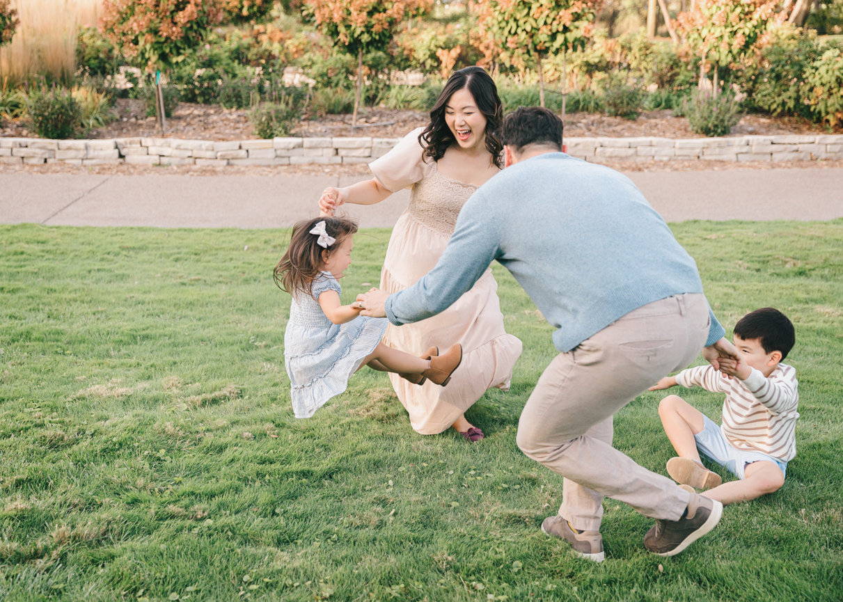From pregnancy to baby milestones and family memories—MQN Photography creates heirloom-quality portraits with a clean, classic look.