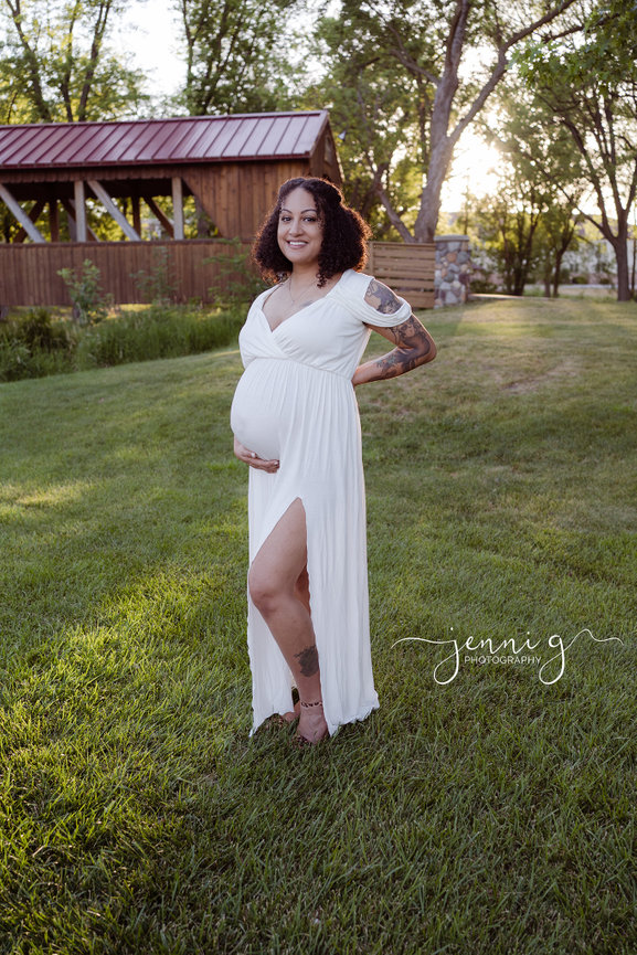 La Crosse Maternity Photographer