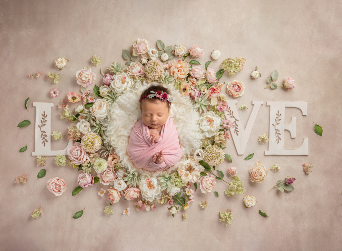 Newborn baby photo session, love flowers in Edinburg, TX