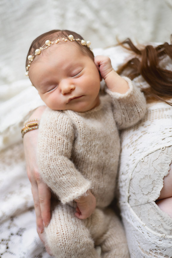 newborn photography, wisconsin newborn photography, la crosse newborn studio, onalaska wisconsin photography studio, newborn girl, newborn photoshoot
