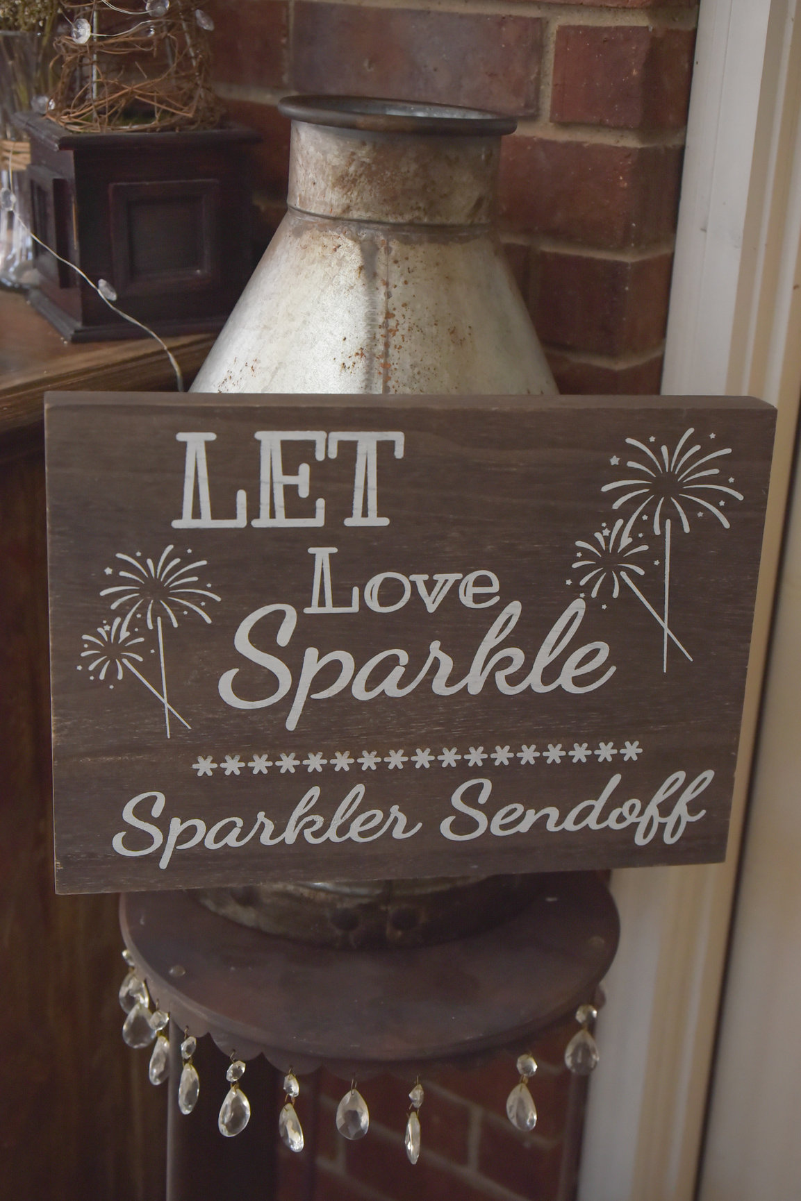 let-love-sparkle-sign-life-s-enchanted-moments-photography-by